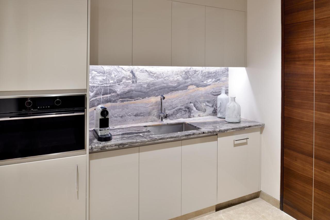 Hotel Address Sky View, Downtown Dubaï Extérieur photo A kitchen with a built-in coffee machine